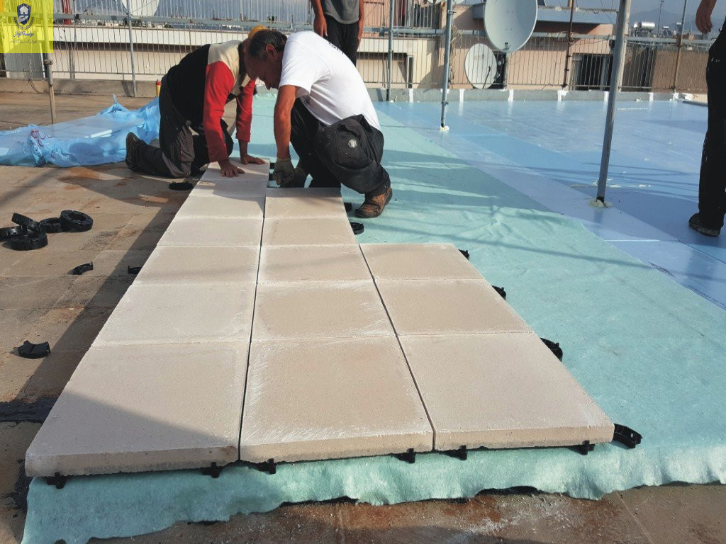 Insulation of surfaces of heat and humidity